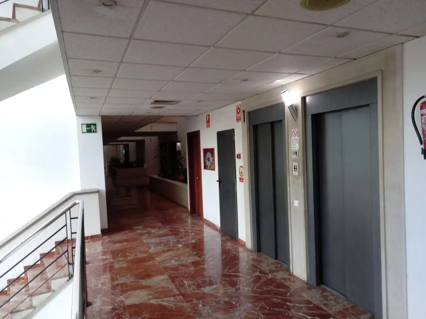 Büro zur Miete in Cornellà de Llobregat mit Klimaanlage, Heizung und Internet