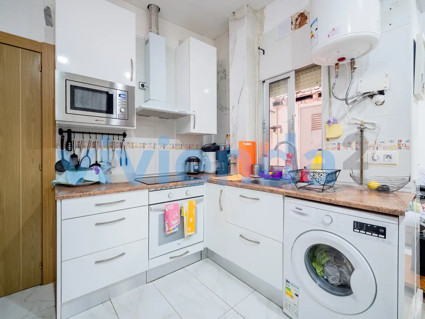 Kitchen of Flat for sale in Madrid  with Air Conditioner, Heating and Storage room