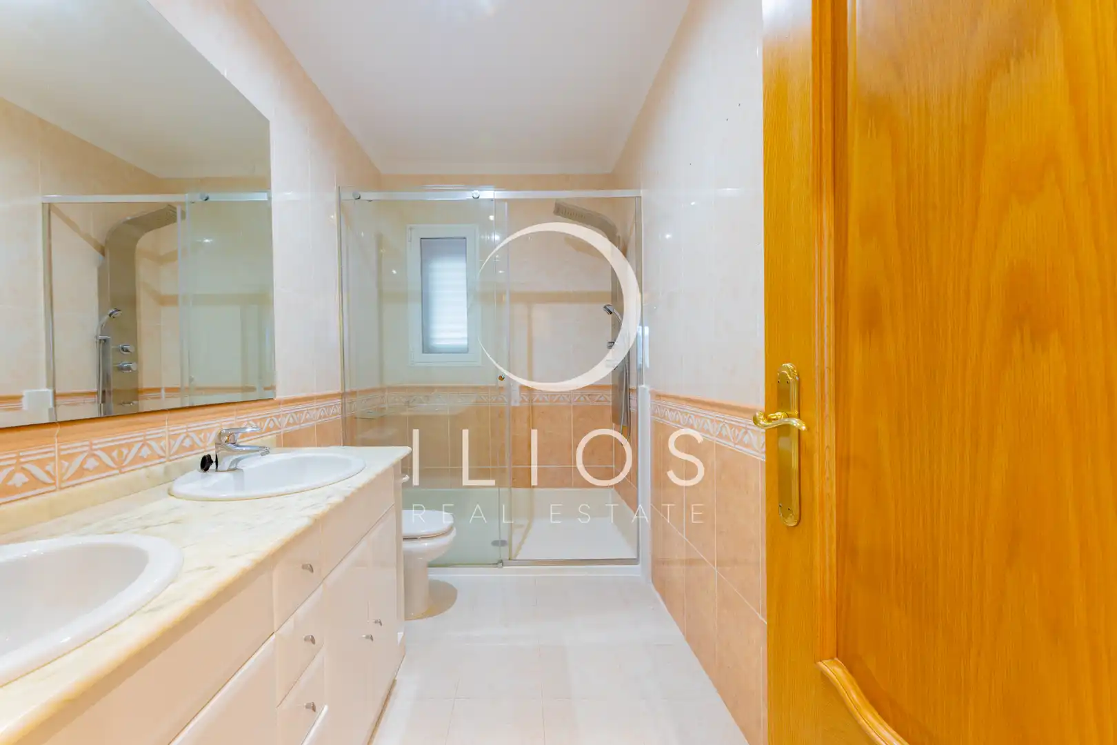 Bany de Casa o xalet de lloguer en Sagunto / Sagunt amb Aire condicionat, Calefacció i Jardí privat