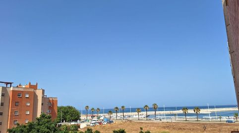 VENTA DE EXCELENTE PISO EN PRIMERA LÍNEA PLAYA LA ATUNARA  3 dormitorios, garaje, ascensor, reformado, 204.900  !!!
