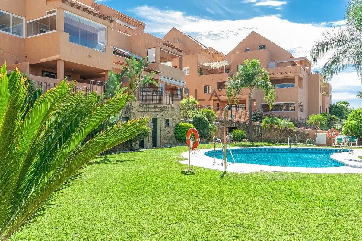 Penthouse with pool for sale in Lagos de Santa María Golf