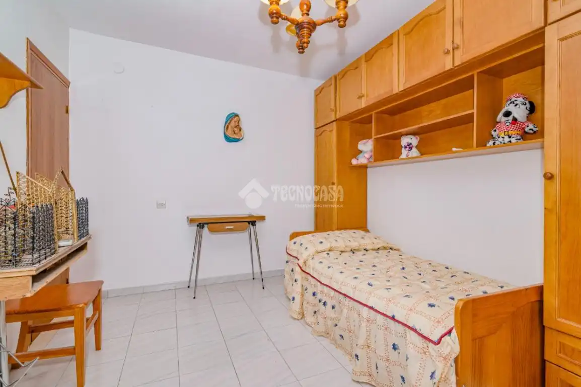 Habitación de Casa adosada en venta en Lucena con Aire acondicionado y Amueblado
