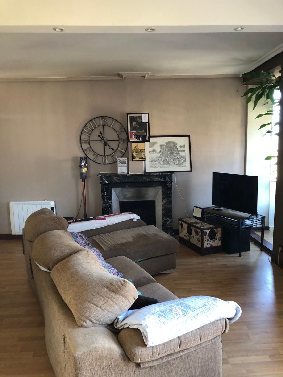 Sala d'estar de Pis en venda en Donostia - San Sebastián  amb Calefacció