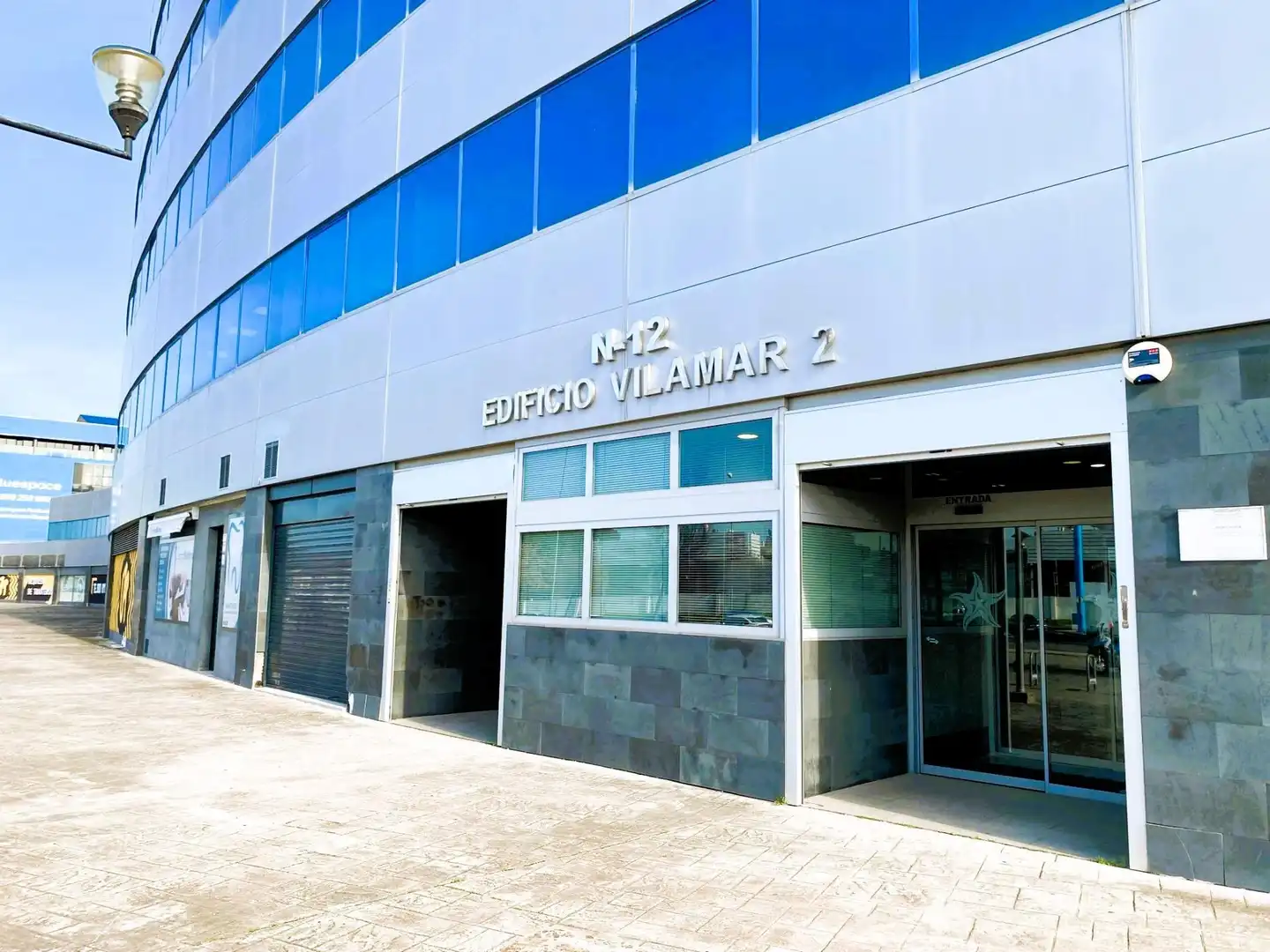 Exterior view of Garage for sale in Sevilla