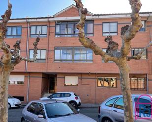 Vista exterior de Apartament en venda en León Capital  amb Terrassa