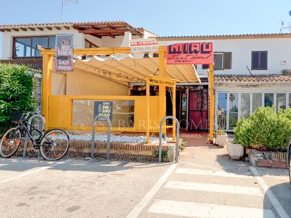 Premises to rent in Dénia  with Air Conditioner