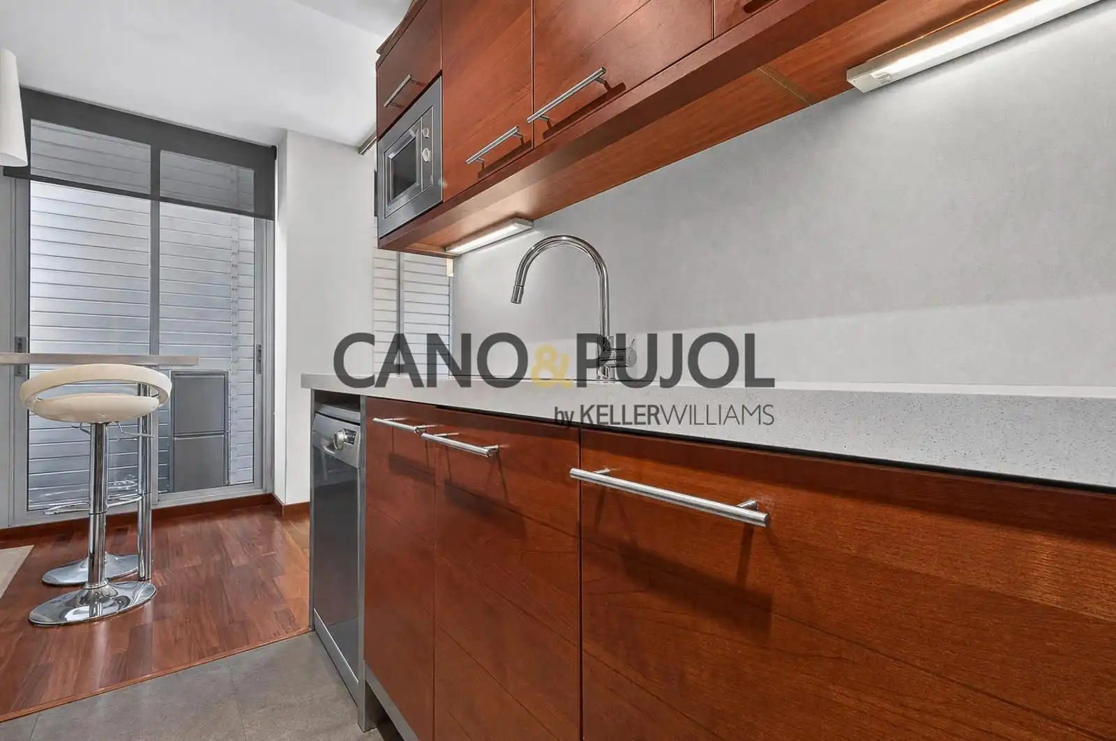 Cuina de Pis en venda en Sant Cugat del Vallès amb Aire condicionat, Calefacció i Parquet