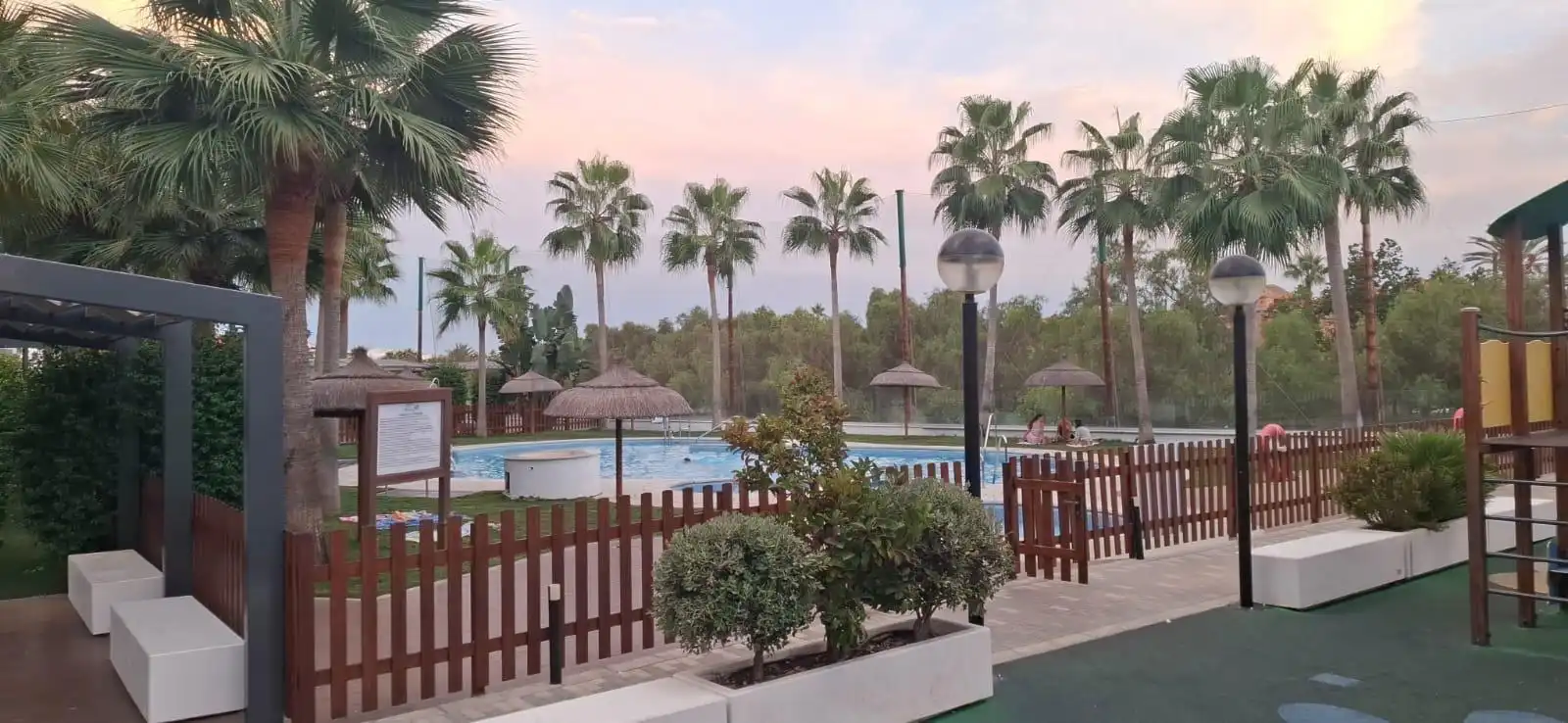 Swimming pool of Flat for rent in Motril  with Air Conditioner, Heating and Terrace