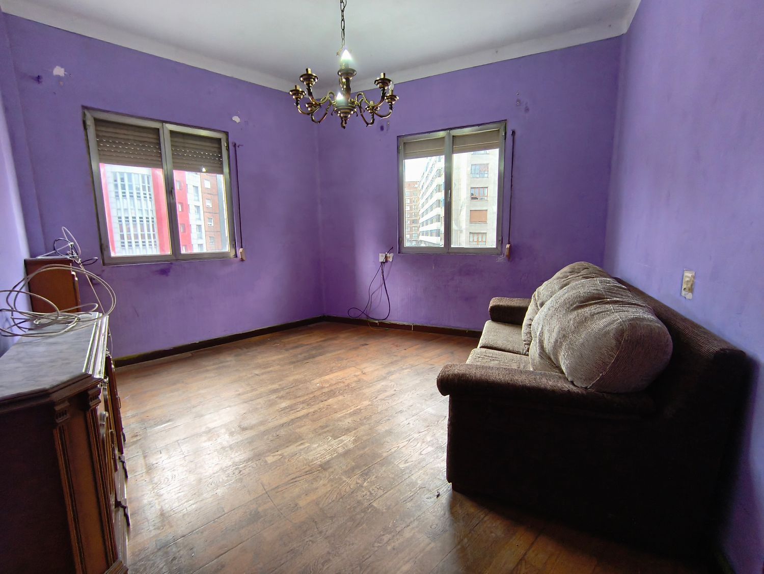 Sala d'estar de Pis en venda en Oviedo  amb Traster