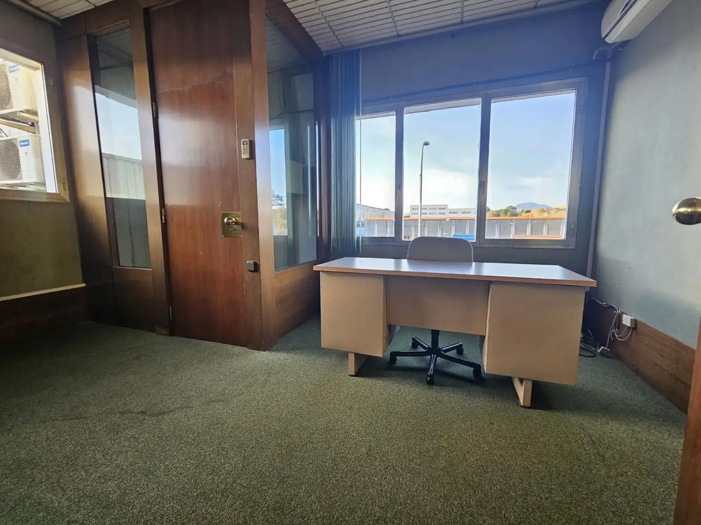 Büro zur Miete in Sant Quirze del Vallès mit Klimaanlage und Heizung