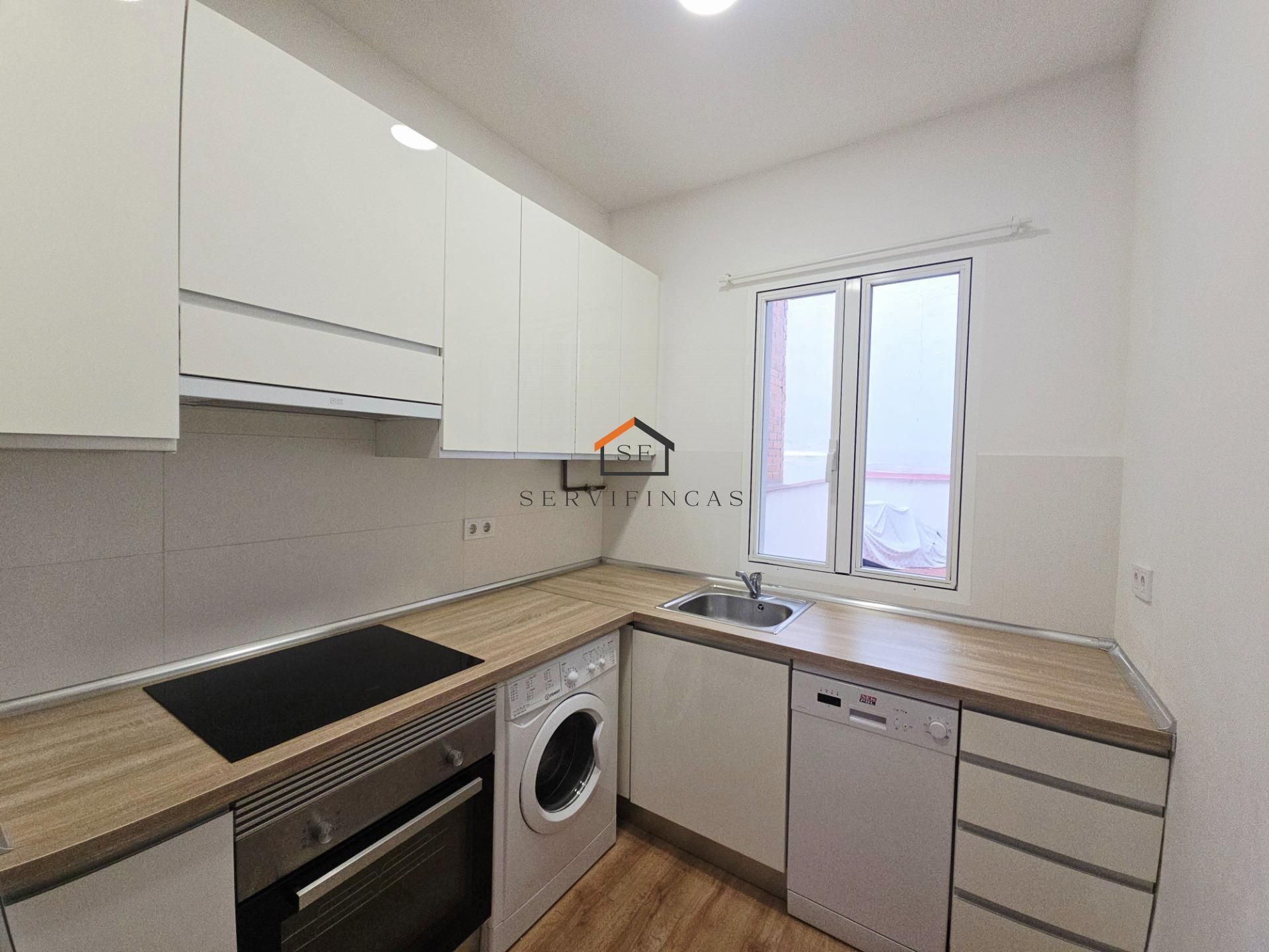 Cuina de Pis de lloguer en  Madrid Capital amb Aire condicionat i Calefacció