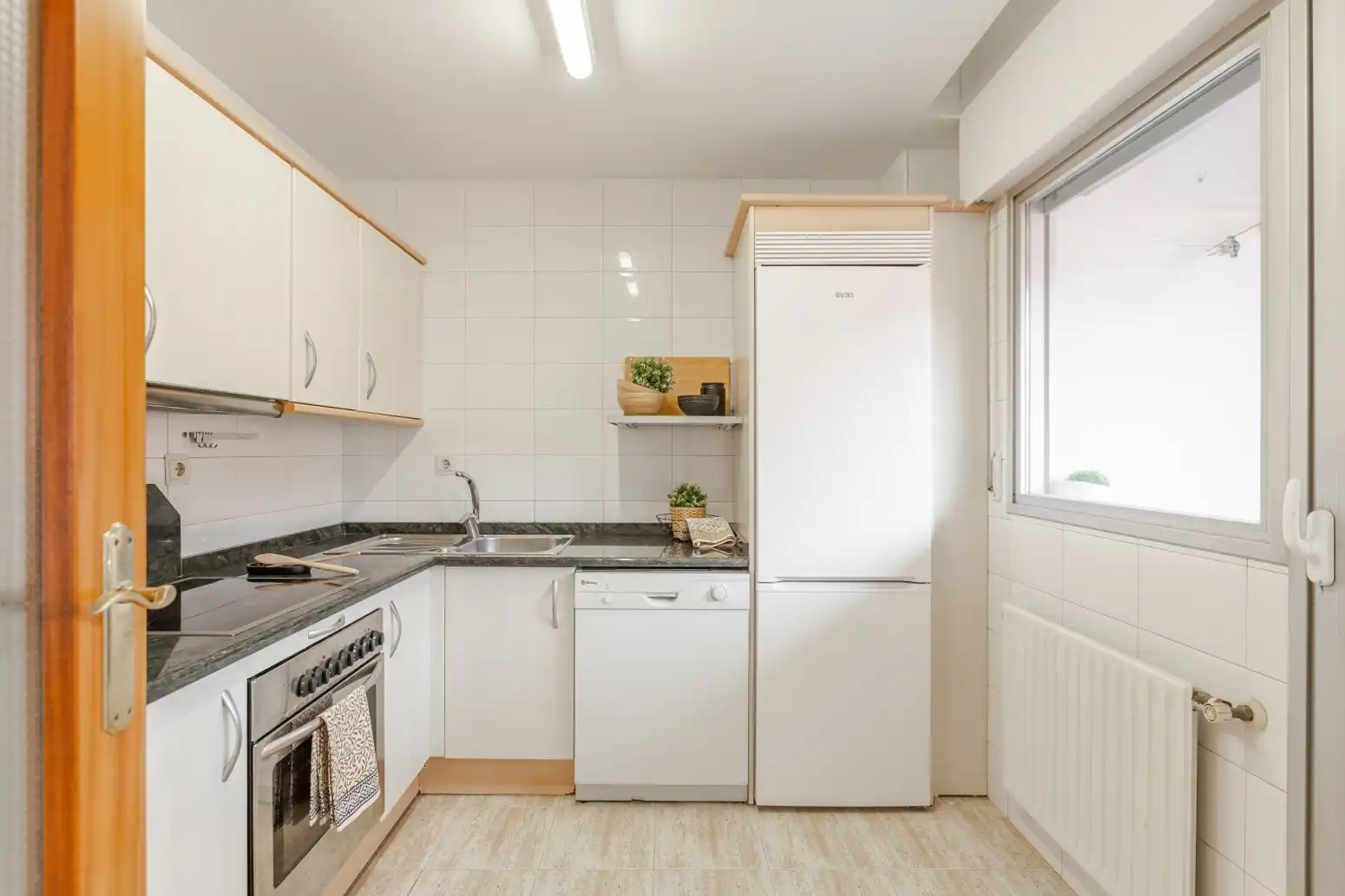 Kitchen of Flat for sale in  Pamplona / Iruña  with Heating, Terrace and Storage room