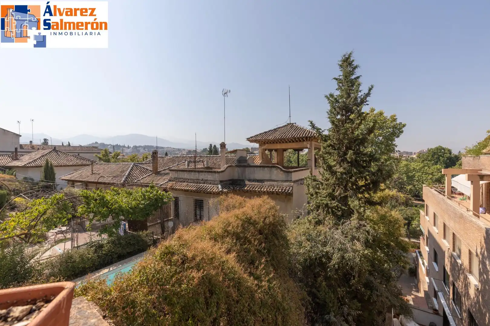 Jardí de Pis en venda en Granada amb Terrassa, Traster i Piscina comunitària