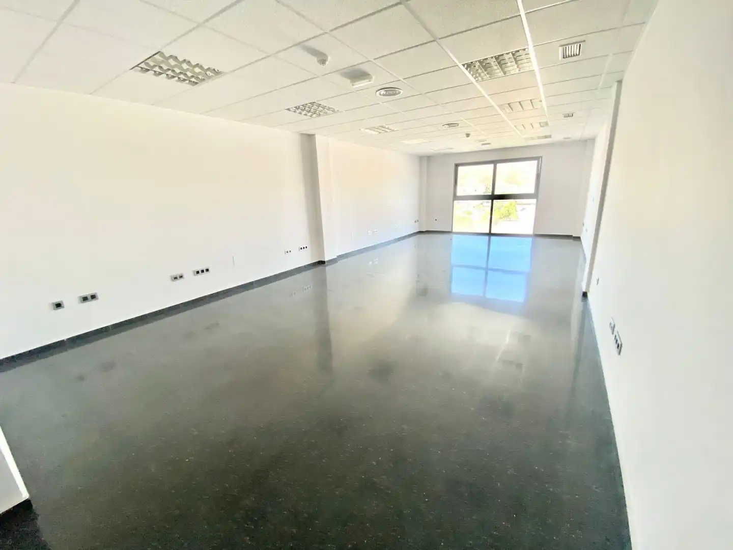 Büro zum Verkauf in Lorca mit Heizung und Terrasse