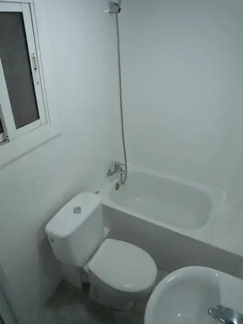 Baño de Piso de alquiler en Barcelona con Horno