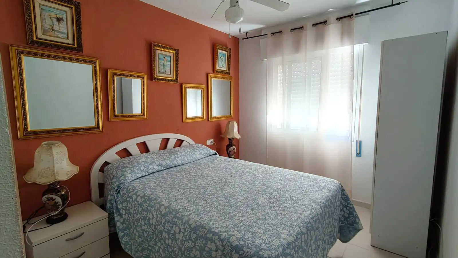 Habitación de Apartamento en venta en Rota con Amueblado, Lavadora y Microondas