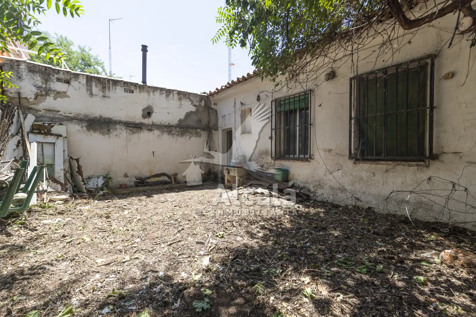 Vista exterior de Casa adosada en venta en Alcalá de Henares