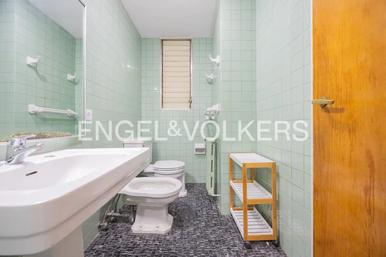 Baño de Piso en venta en Bilbao  con Calefacción, Terraza y Trastero
