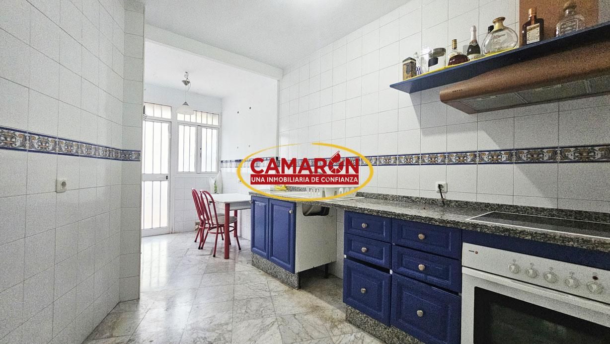 Kitchen of House or chalet for sale in Mairena del Aljarafe  with Terrace and Community pool
