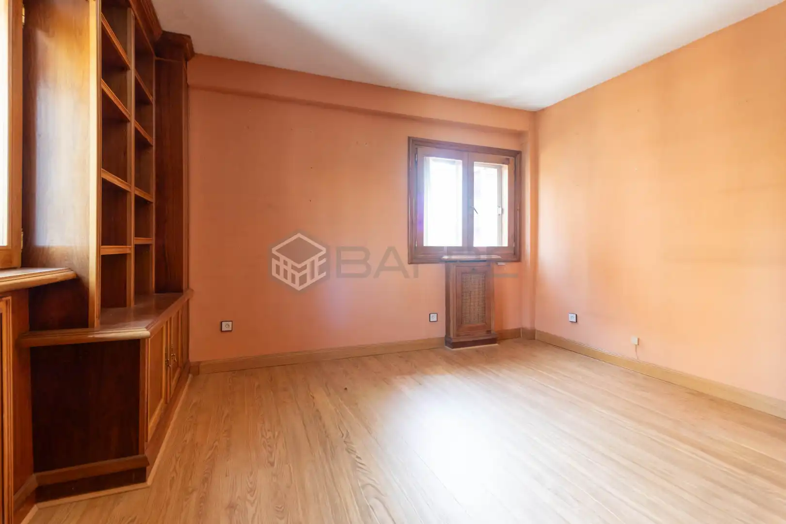 Habitación de Piso en venta en Madrid con Calefacción y Terraza
