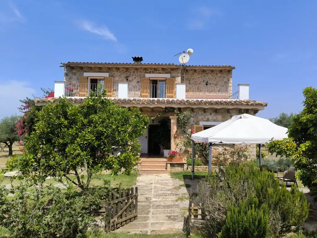 Casa rústica con piscina en venta en Llubí, imagen 3