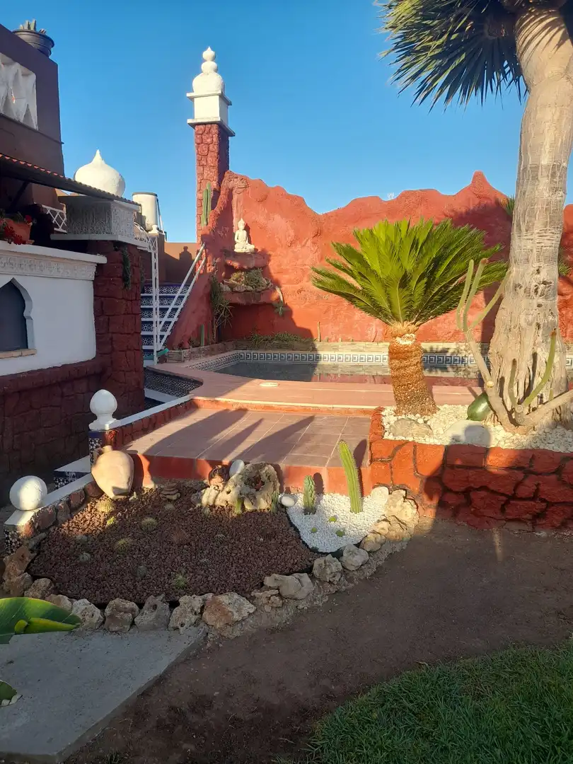 Terraza de Casa o chalet en venta en Brenes con Aire acondicionado, Jardín privado y Piscina