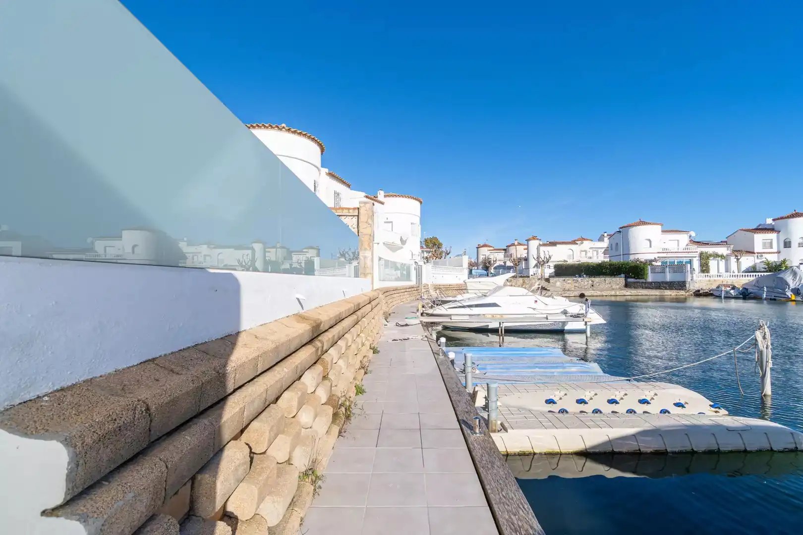 Casa o xalet en venda en Empuriabrava amb Aire condicionat, Terrassa i Piscina