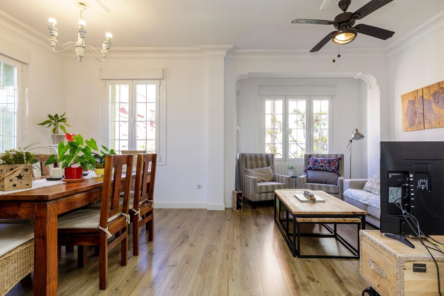 Sala d'estar de Pis en venda en  Zaragoza Capital amb Calefacció, Terrassa i Balcó