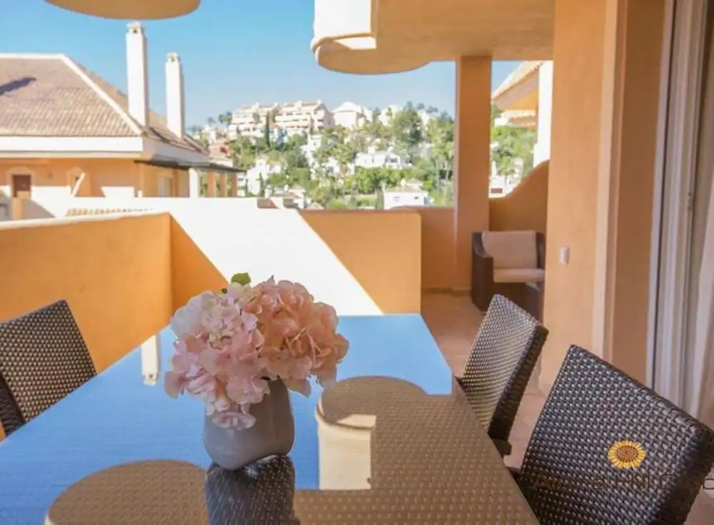 Appartement compact avec piscine à vendre à Nueva Andalucía, imagen 3