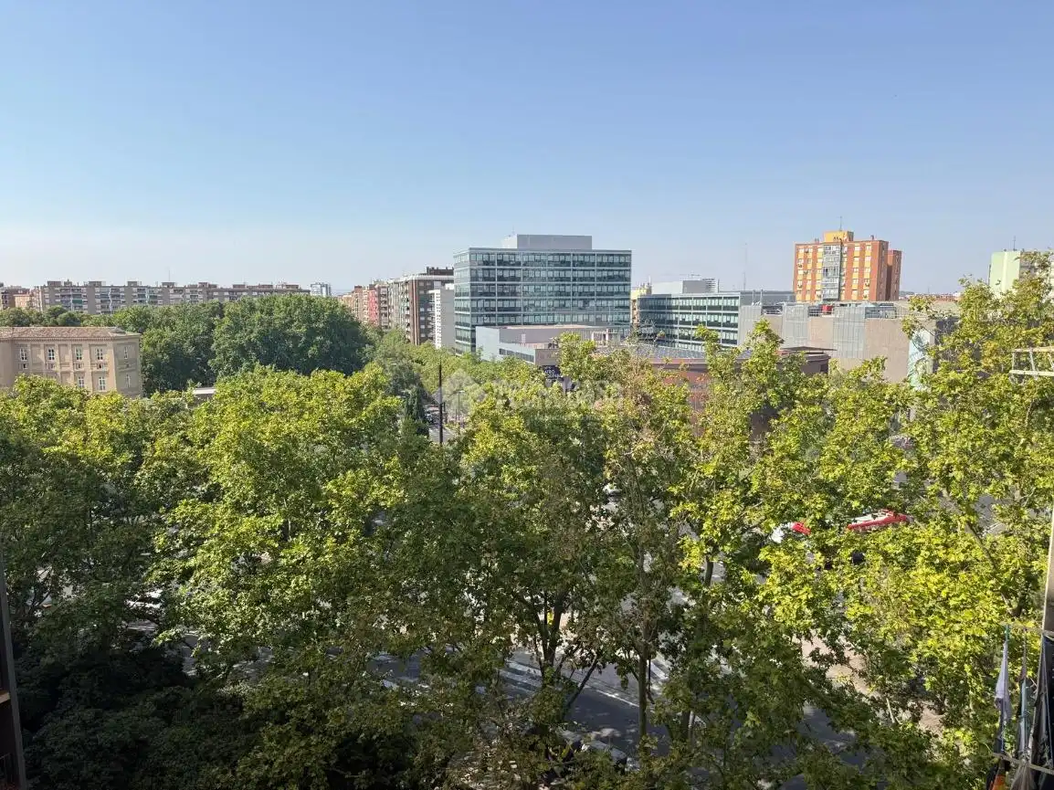 Pis amb terrassa en venda a Delicias