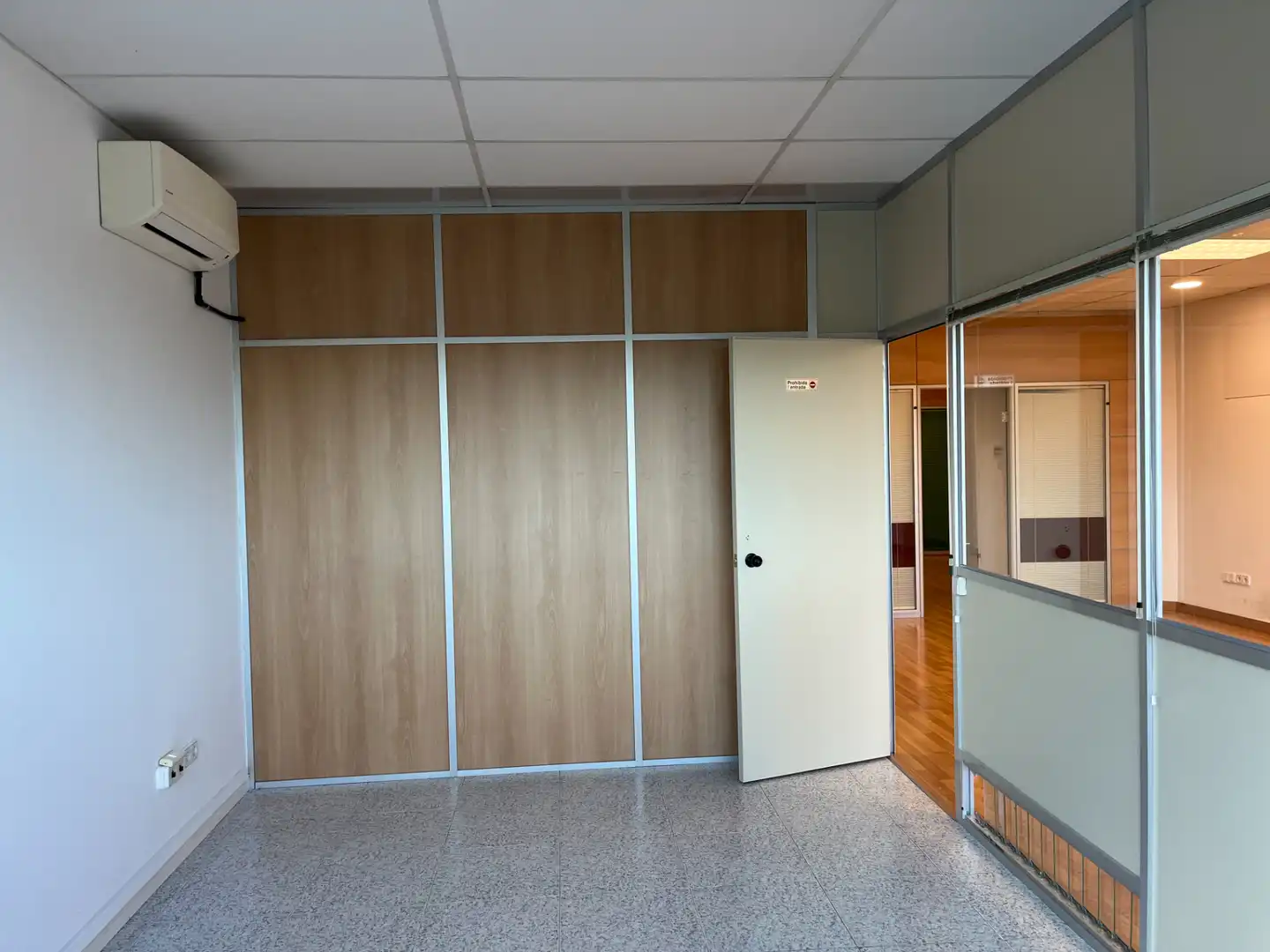 Oficina amb ascensor de lloguer a Carrer de Salt, imagen 14