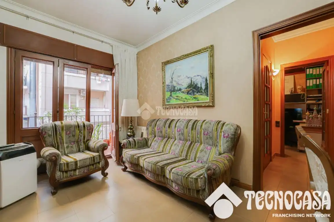Sala de estar de Piso en venta en Barcelona con Calefacción y Balcón