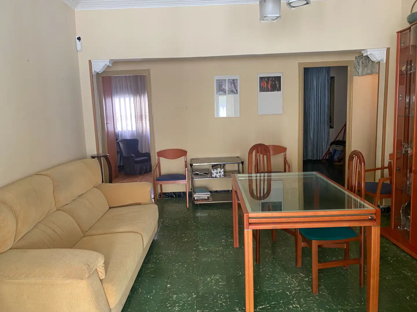 Sala de estar de Piso en venta en Santa Coloma de Gramenet con Terraza, Trastero y Amueblado