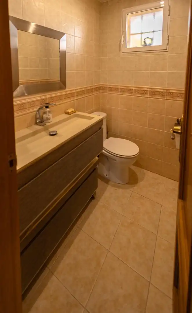 Baño de Casa o chalet en venta en La Pobla de Vallbona con Aire acondicionado, Calefacción y Terraza