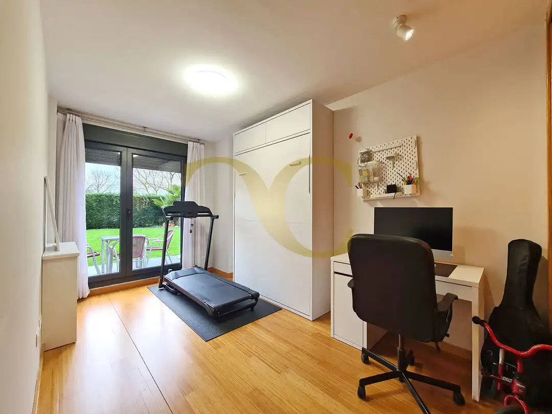 Wohnung zum Verkauf in Oviedo  mit Heizung, Privatgarten und Terrasse