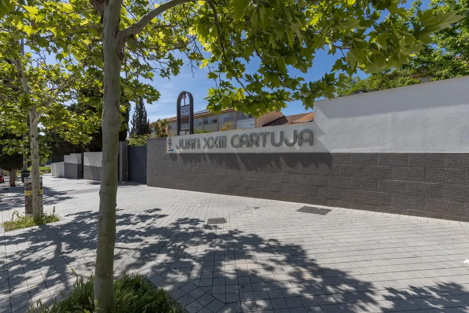 Vista exterior de Pis en venda en Granada amb Terrassa