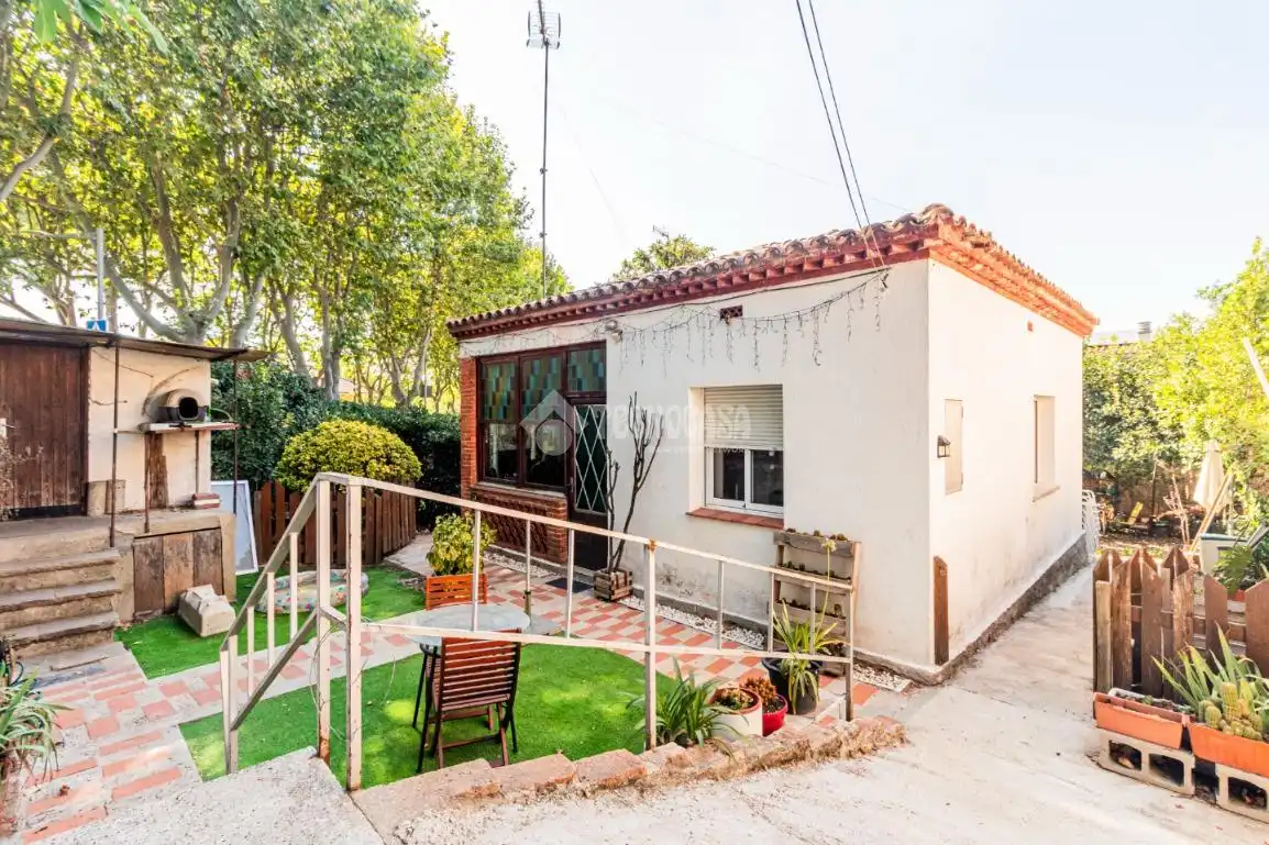 Vista exterior de Casa o xalet en venda en Sant Cugat del Vallès amb Aire condicionat, Calefacció i Terrassa