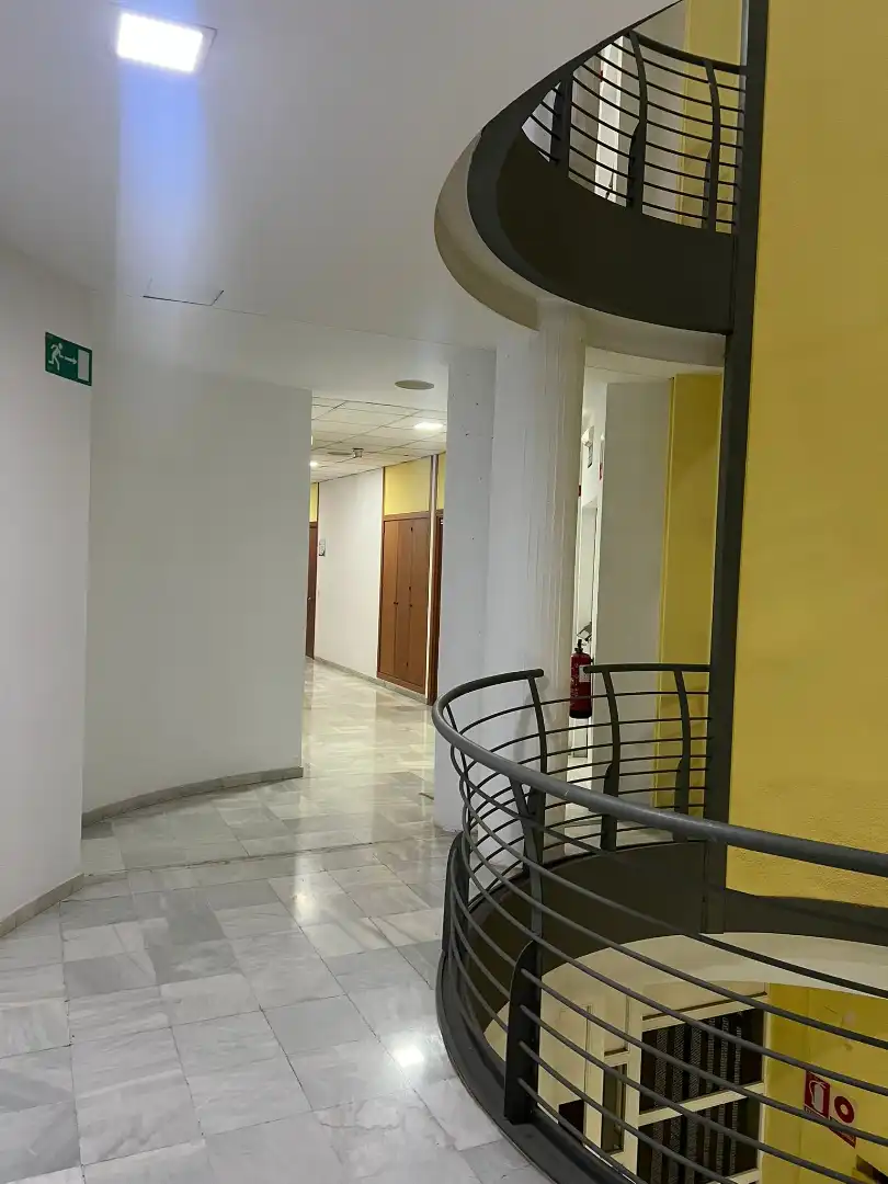 Oficina en venda en Sevilla amb Aire condicionat