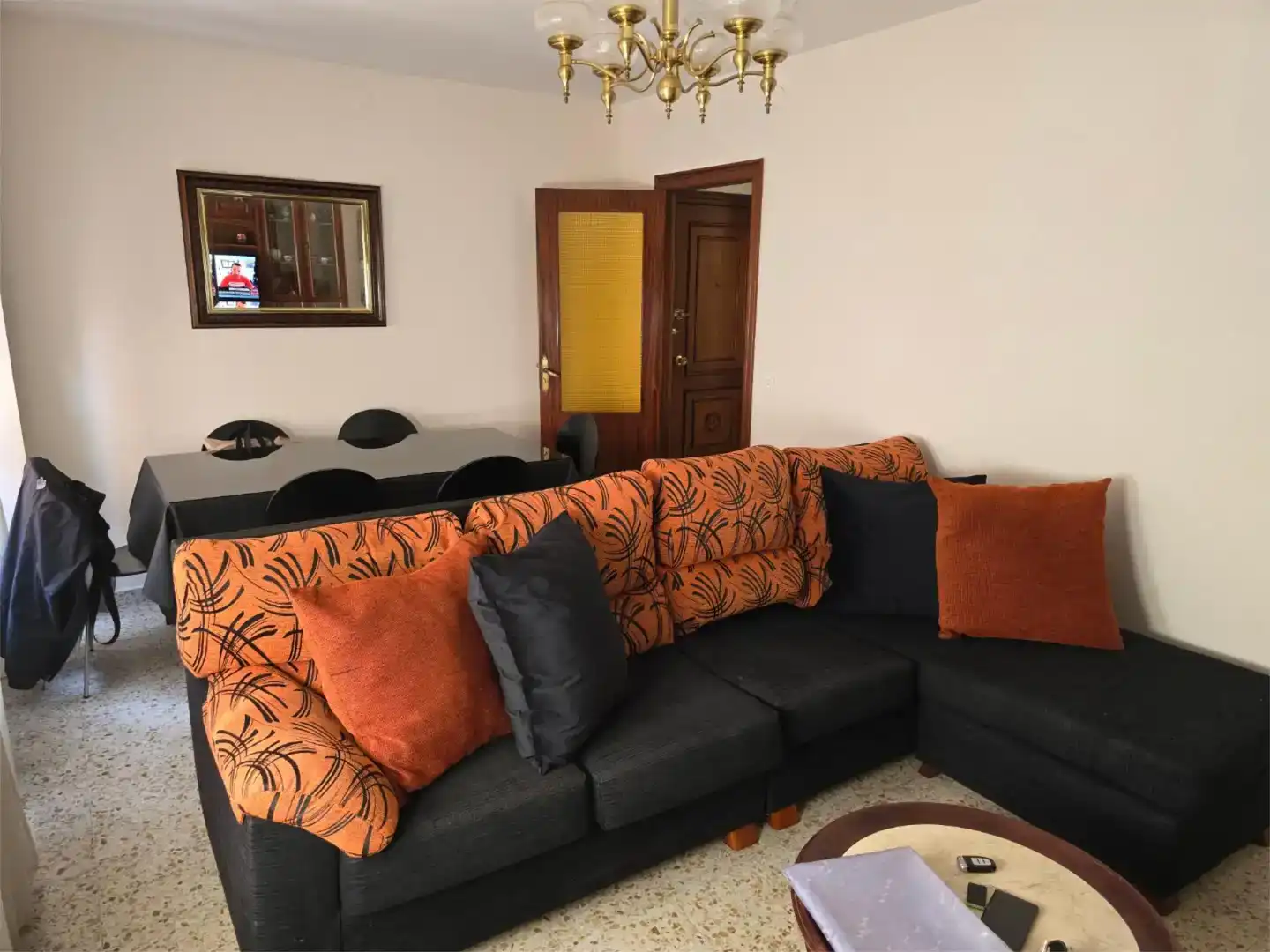 Sala de estar de Piso de alquiler en Valencia de Don Juan con Amueblado, Horno y Lavadora