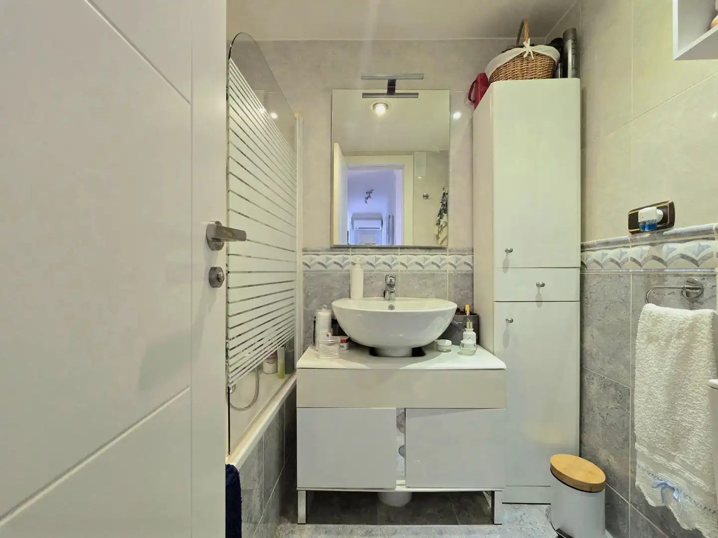 Badezimmer von Wohnung zum Verkauf in Torremolinos mit Klimaanlage, Parkett und Terrasse