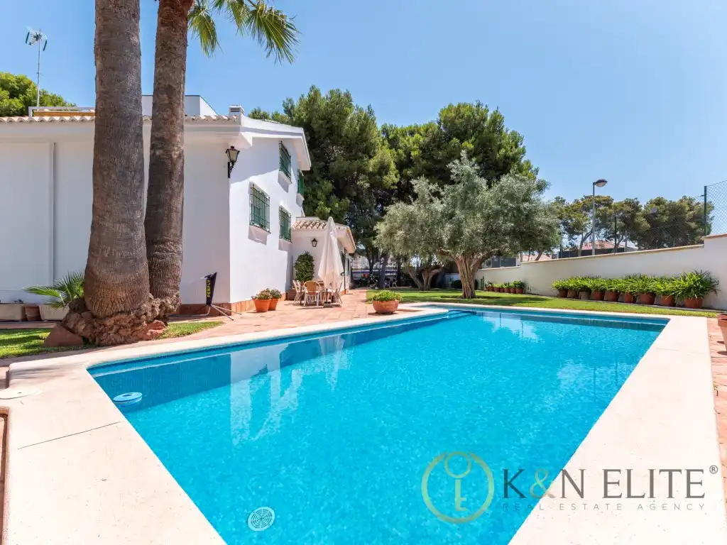 Jardí de Casa o xalet en venda en Alicante / Alacant amb Aire condicionat, Jardí privat i Terrassa