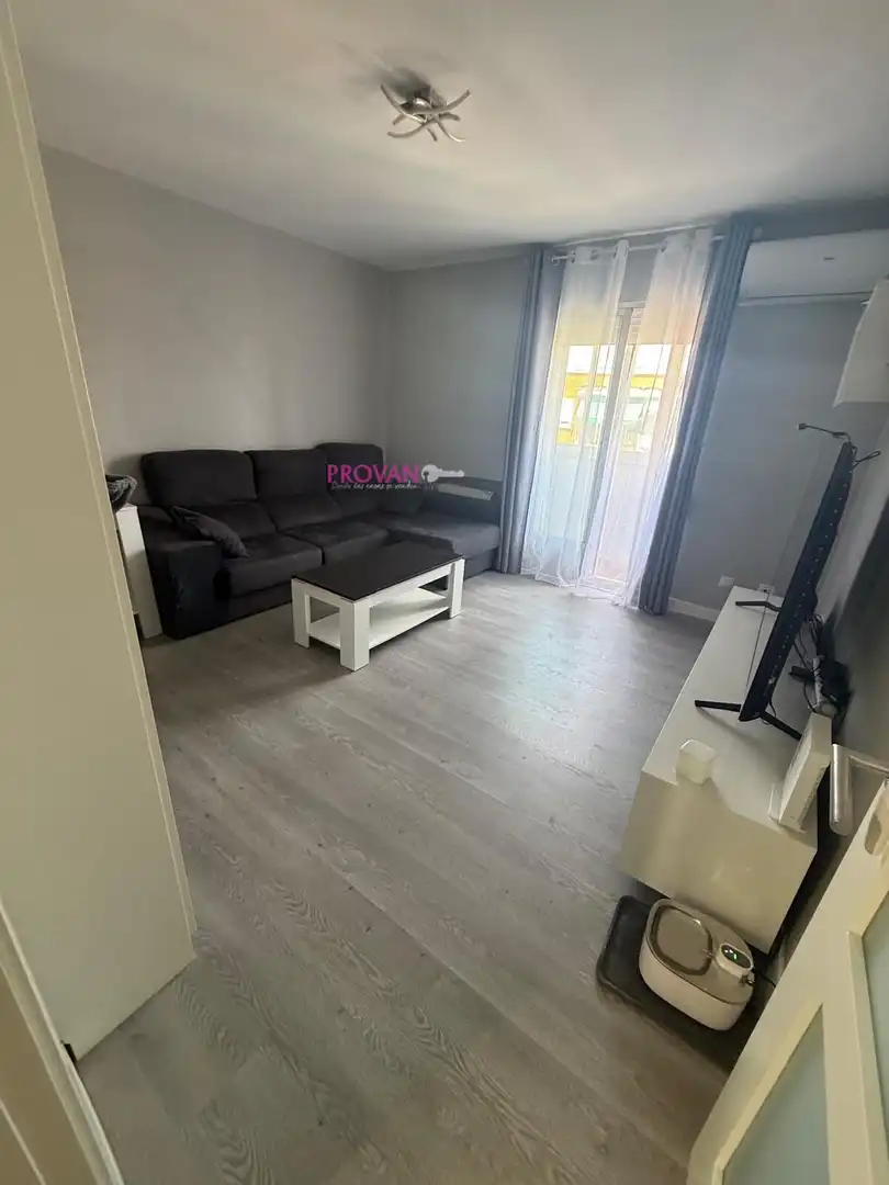 Sala de estar de Piso en venta en San Fernando de Henares con Aire acondicionado y Calefacción