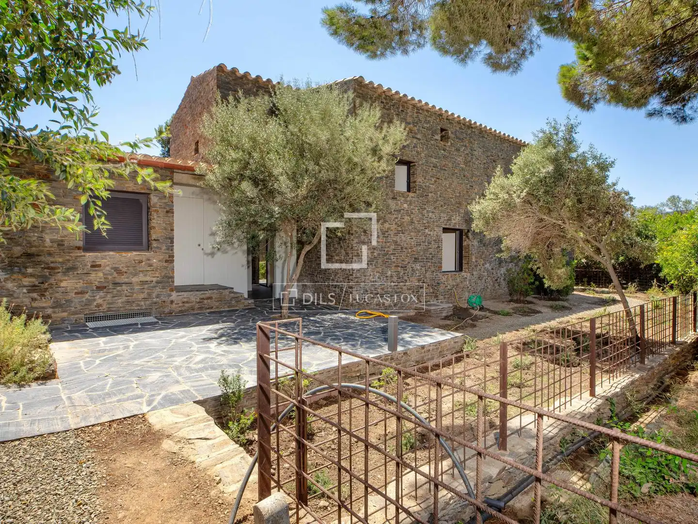 Exterior view of Houses for sale in Cadaqués  with Air Conditioner, Private garden and Terrace