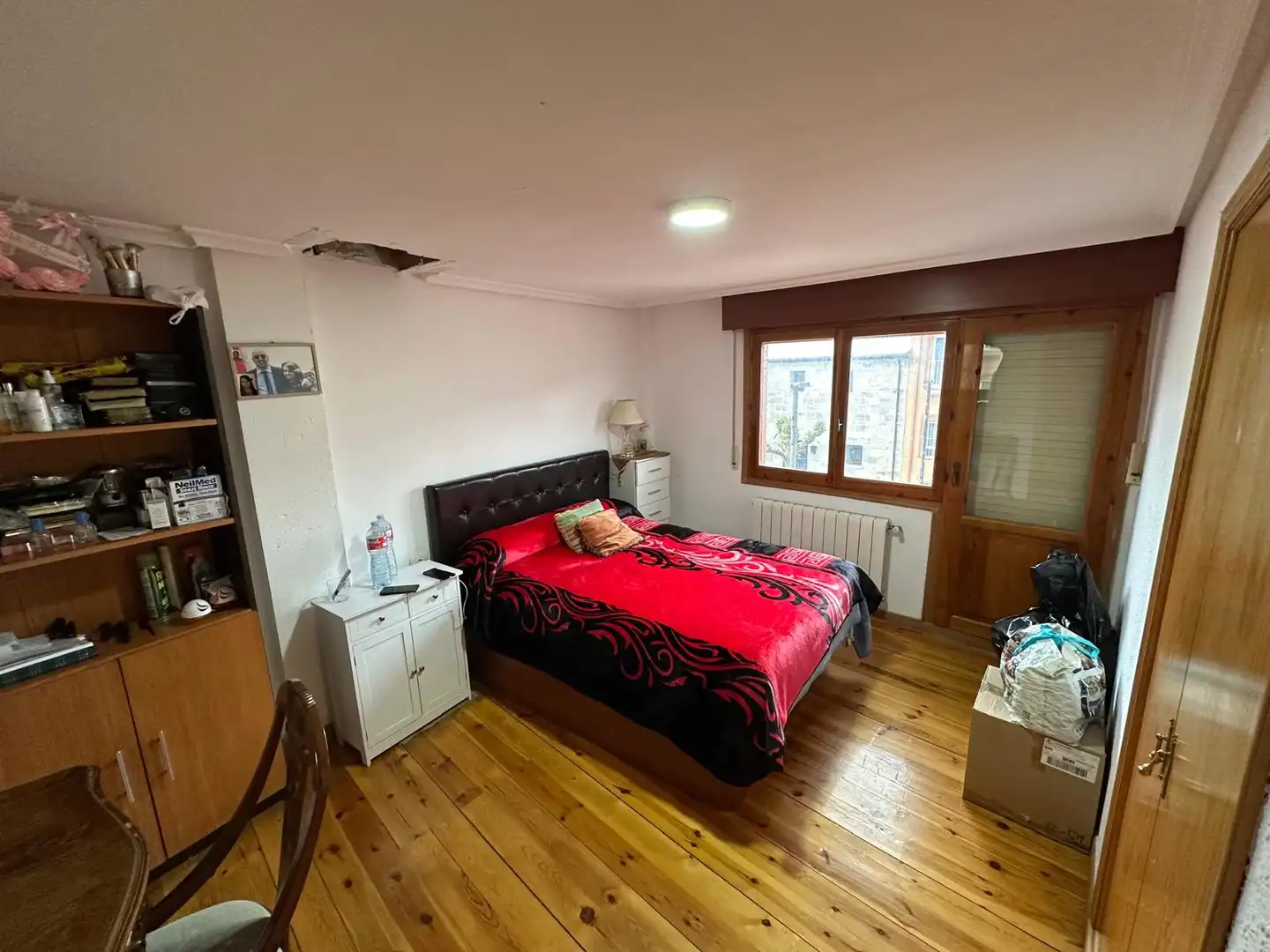Dormitori de Casa o xalet en venda en Burgos amb Calefacció, Terrassa i Traster