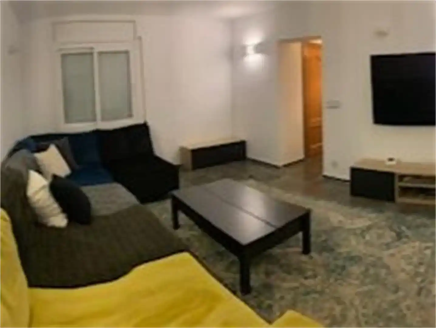 Sala d'estar de Casa o xalet en venda en Cerdanyola del Vallès amb Aire condicionat i Balcó