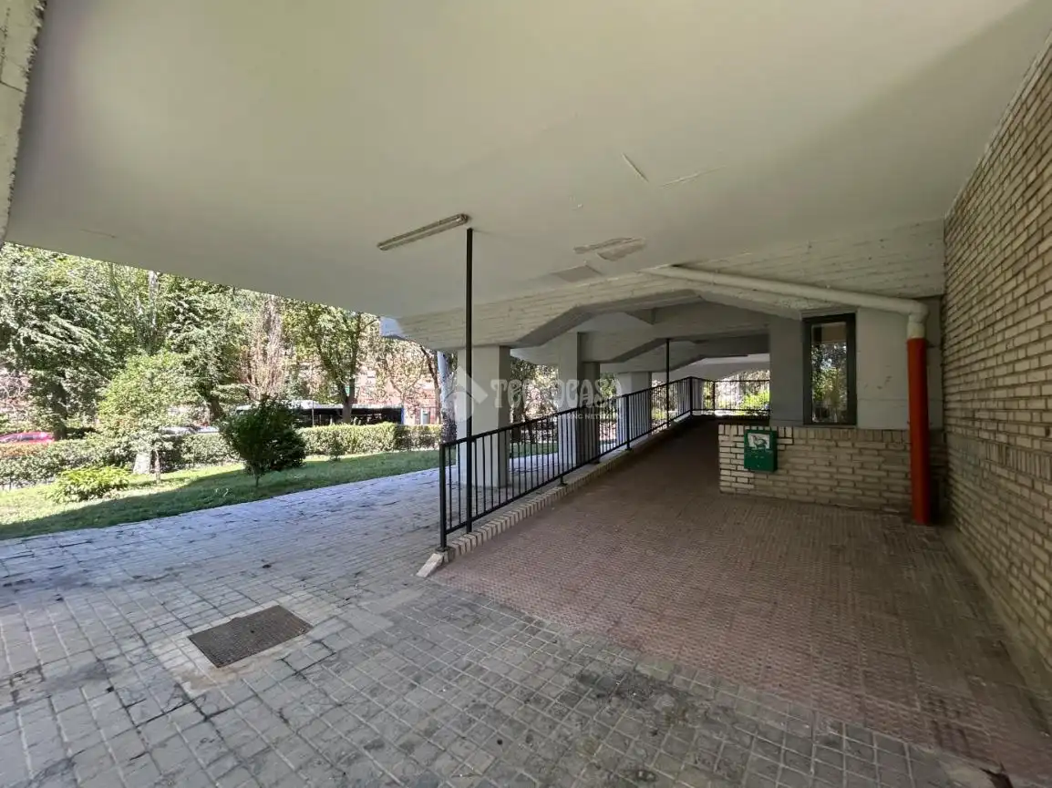 Parking de Piso en venta en Madrid con Aire acondicionado, Calefacción y Trastero
