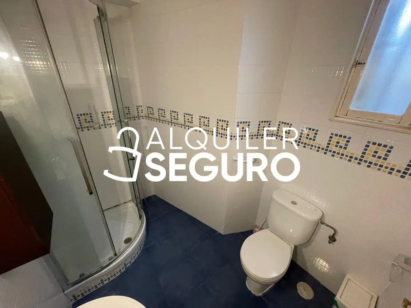 Bathroom of Flat for rent in Madrid  with Air Conditioner, Heating and Terrace