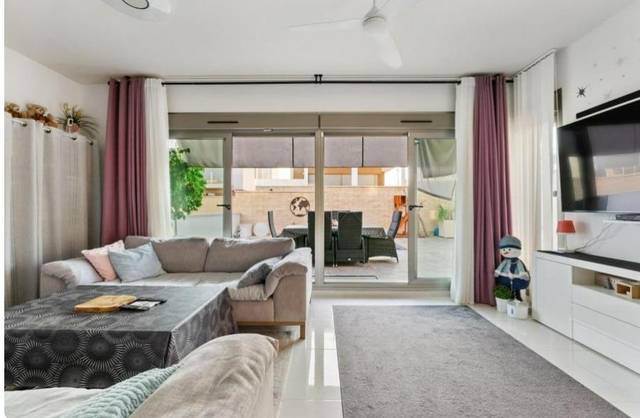 Casa-chalet en Venta en Calle Duero en Los Almendros