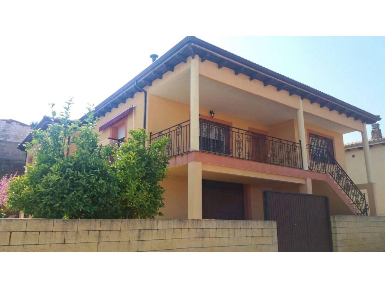 Exterior view of House or chalet for sale in Santibáñez el Bajo  with Private garden and Terrace