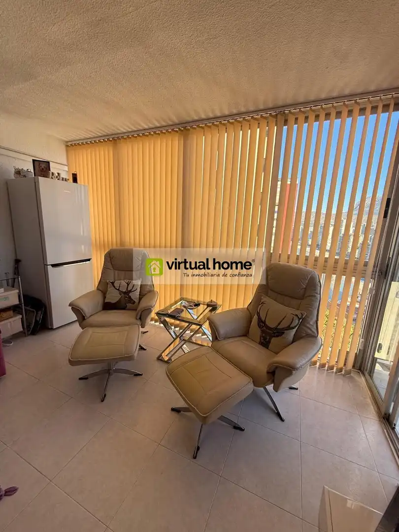 Sala de estar de Piso en venta en Benidorm con Aire acondicionado, Terraza y Amueblado
